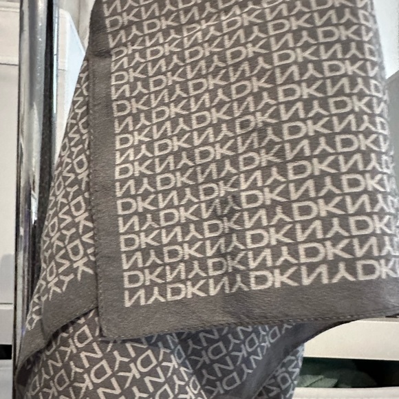 Silk scarf - Picture 2 of 5